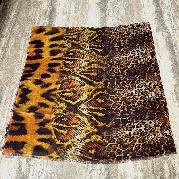 BARNEYS NY ANIMAL PRINT SCARF SHAWL WRAP - Picture 1 of 8